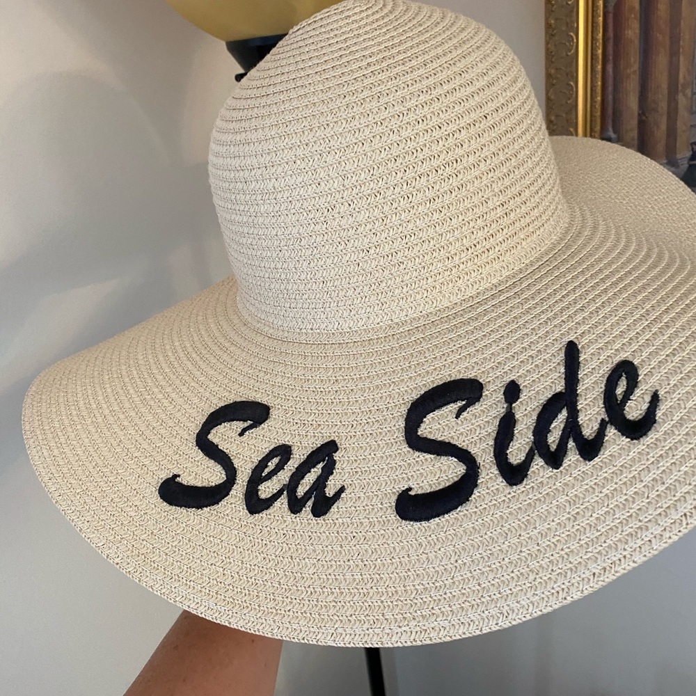 Magid Hat. Wide Brim Floppy Beach Sun Hat. NWT